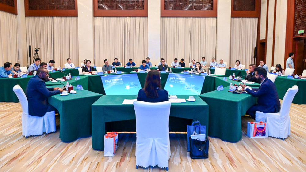 科技架橋，思想無(wú)界｜2025夏季達(dá)沃斯論壇，迅爾科技彰顯天津創(chuàng)新力量